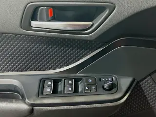 Toyota C-HR 2018 XLE Premium 4dr Crossover