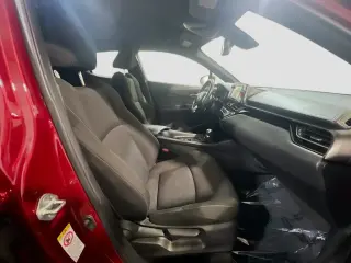 Toyota C-HR 2018 XLE Premium 4dr Crossover