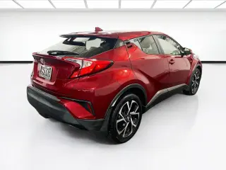 Toyota C-HR 2018 XLE Premium 4dr Crossover