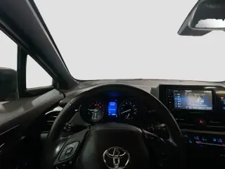 Toyota C-HR 2018 XLE Premium 4dr Crossover