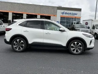Ford Escape 2023 AWD Platinum 4dr SUV