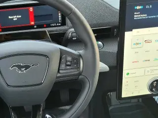 Ford Mustang Mach-E 2023 Premium 4dr SUV
