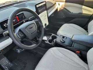 Ford Mustang Mach-E 2023 Premium 4dr SUV