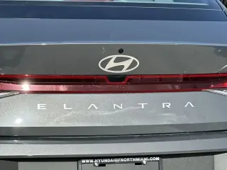 Hyundai ELANTRA 2025 SE 4dr Sedan