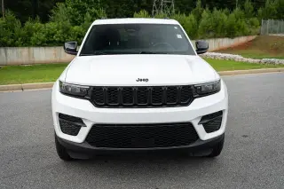 Jeep Grand Cherokee 2025 4x4 Laredo 4dr SUV