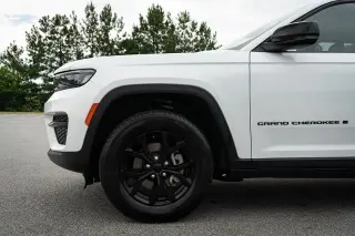 Jeep Grand Cherokee 2025 4x4 Laredo 4dr SUV