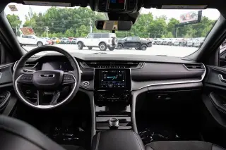 Jeep Grand Cherokee 2025 4x4 Laredo 4dr SUV