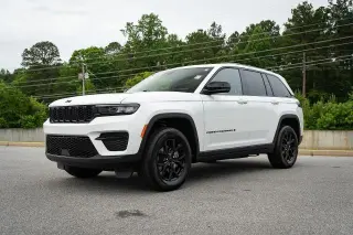 Jeep Grand Cherokee 2025 4x4 Laredo 4dr SUV