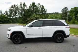 Jeep Grand Cherokee 2025 4x4 Laredo 4dr SUV
