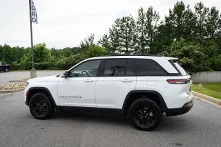 Jeep Grand Cherokee 2025 4x4 Laredo 4dr SUV