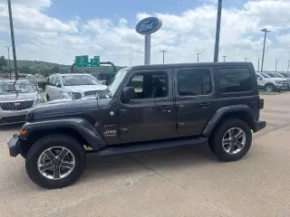 Jeep Wrangler Unlimited 2019 4x4 Sahara 4dr SUV