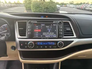Toyota Highlander 2016 AWD XLE 4dr SUV