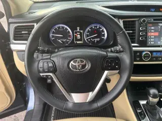 Toyota Highlander 2016 AWD XLE 4dr SUV