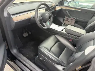Tesla Model Y 2023 AWD 4dr Crossover