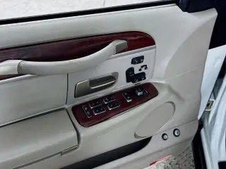 Lincoln Town Car 2003 Signature 4dr Sedan