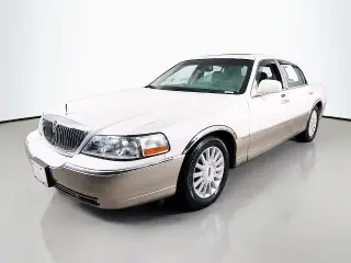 Lincoln Town Car 2003 Signature 4dr Sedan