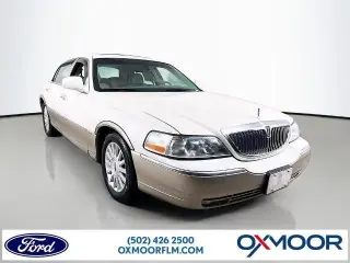 Lincoln Town Car 2003 Signature 4dr Sedan