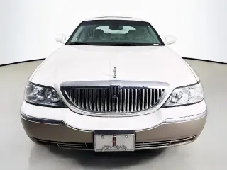 Lincoln Town Car 2003 Signature 4dr Sedan