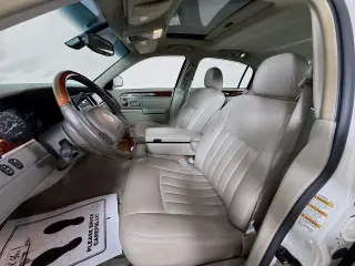 Lincoln Town Car 2003 Signature 4dr Sedan