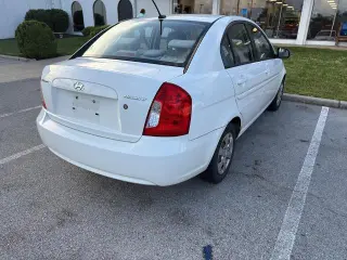 Hyundai ACCENT 2010 GLS 4dr Sedan