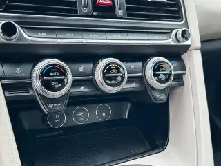 Genesis G70 2023 AWD 2.0T 4dr Sedan