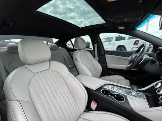Genesis G70 2023 AWD 2.0T 4dr Sedan