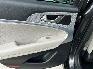 Genesis G70 2023 AWD 2.0T 4dr Sedan