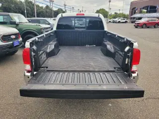 Toyota Tacoma 2017 4x4 TRD Off-Road 4dr Access Cab 6.1 ft LB
