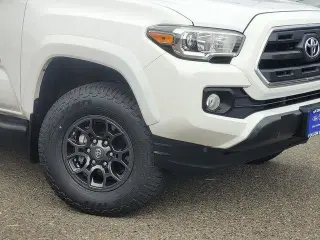 Toyota Tacoma 2017 4x4 TRD Off-Road 4dr Access Cab 6.1 ft LB