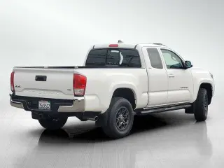Toyota Tacoma 2017 4x4 TRD Off-Road 4dr Access Cab 6.1 ft LB