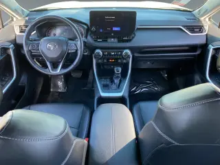 Toyota RAV4 2023 AWD XLE Premium 4dr SUV
