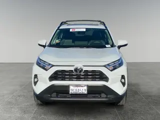 Toyota RAV4 2023 AWD XLE Premium 4dr SUV