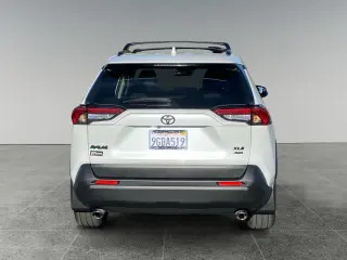 Toyota RAV4 2023 AWD XLE Premium 4dr SUV