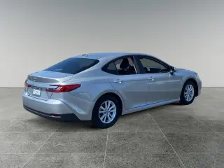 Toyota Camry 2025