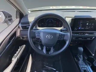 Toyota Camry 2025
