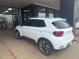 Hyundai VENUE 2023 Limited 4dr Crossover