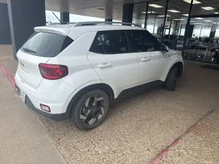 Hyundai VENUE 2023 Limited 4dr Crossover