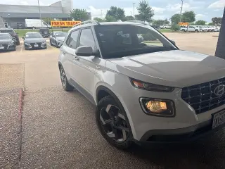 Hyundai VENUE 2023 Limited 4dr Crossover