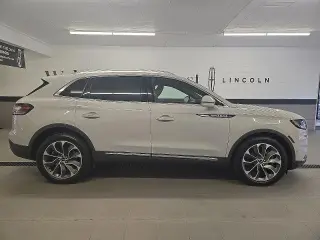 Lincoln Nautilus 2022 AWD Reserve 4dr SUV