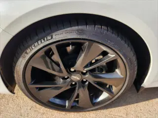 Genesis G70 2023 2.0T 4dr Sedan