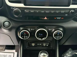 Hyundai VENUE 2023 Limited 4dr Crossover