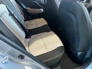 Hyundai VENUE 2025 Limited 4dr Crossover