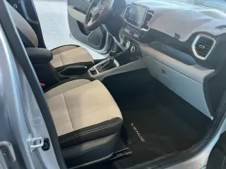 Hyundai VENUE 2025 Limited 4dr Crossover