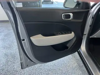 Hyundai VENUE 2025 Limited 4dr Crossover
