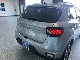 Hyundai VENUE 2025 Limited 4dr Crossover