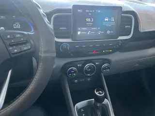Hyundai VENUE 2025 Limited 4dr Crossover