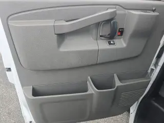 GMC Savana 2023 3500 3dr Cargo Van