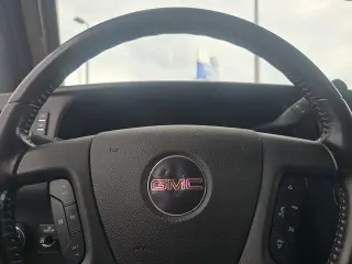GMC Savana 2023 3500 3dr Cargo Van