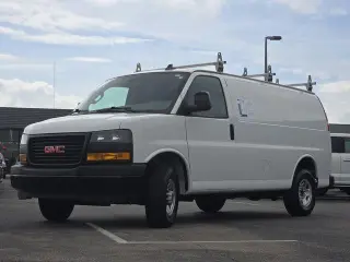 GMC Savana 2023 3500 3dr Cargo Van