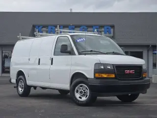 GMC Savana 2023 3500 3dr Cargo Van